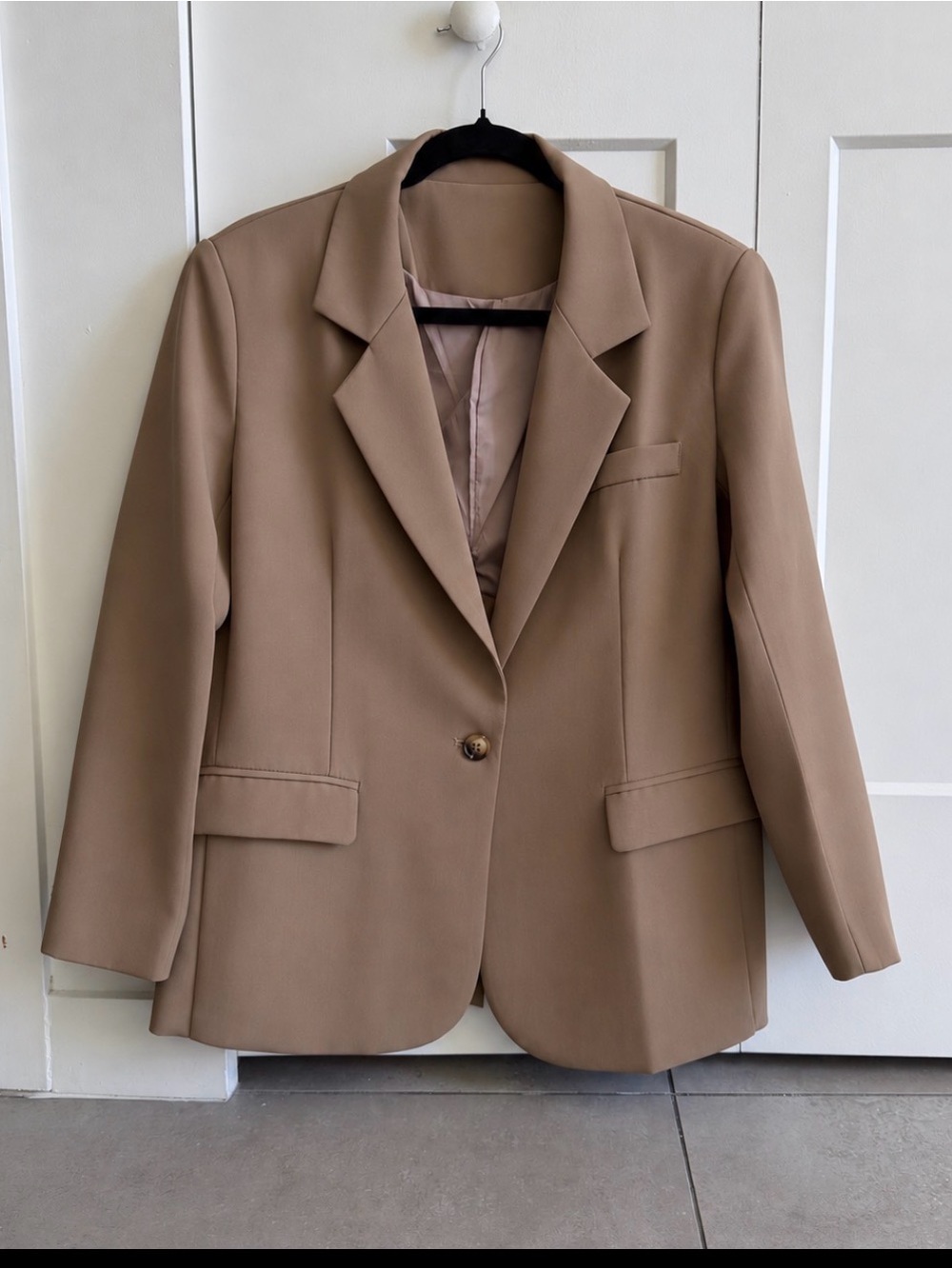 Taupe Tailored Blazer – Size M – Brand New, Never Worn